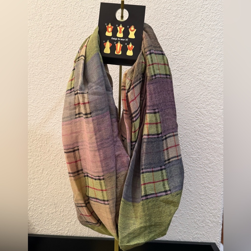 SUPPORT COOL GIFTSSS♥️♥️♥️   Women’s Plaid Infinity Scarf Tartan NWT - Picture 2 of 9